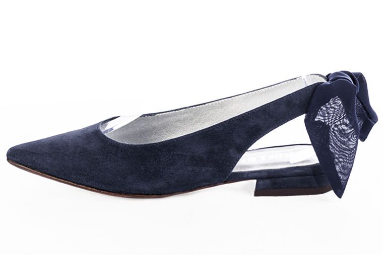 Navy blue women's slingback shoes. Pointed toe. Flat block heels. Profile view - Florence KOOIJMAN